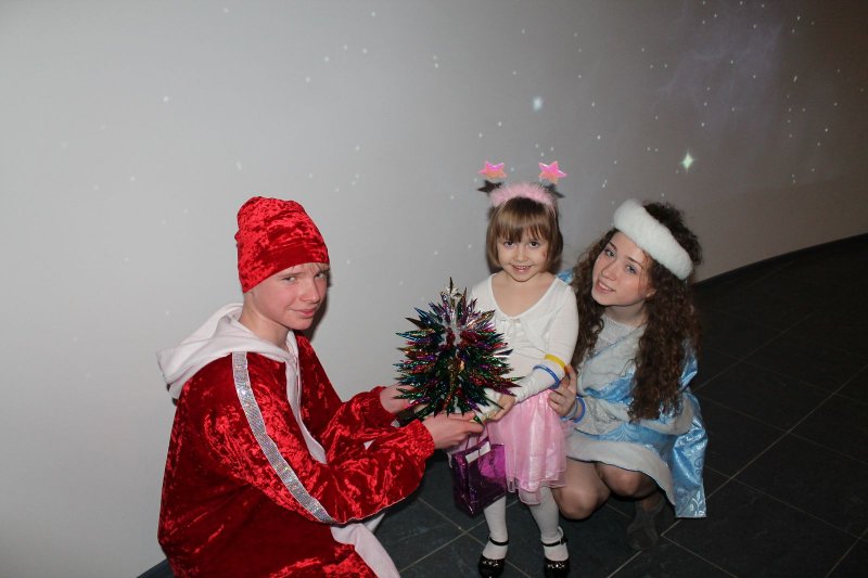 Фото к Чудеса под Новый Год — Фея с енотом, Снегурочка с апельсином!