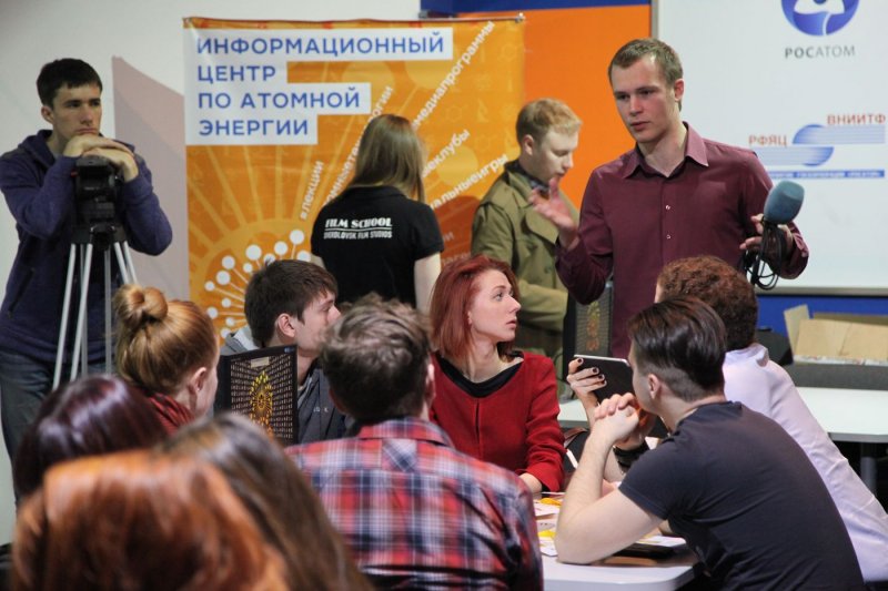 Фото к «Человек труда»: в ИЦАЭ Челябинска будущие журналисты узнали о секретах воркшопа