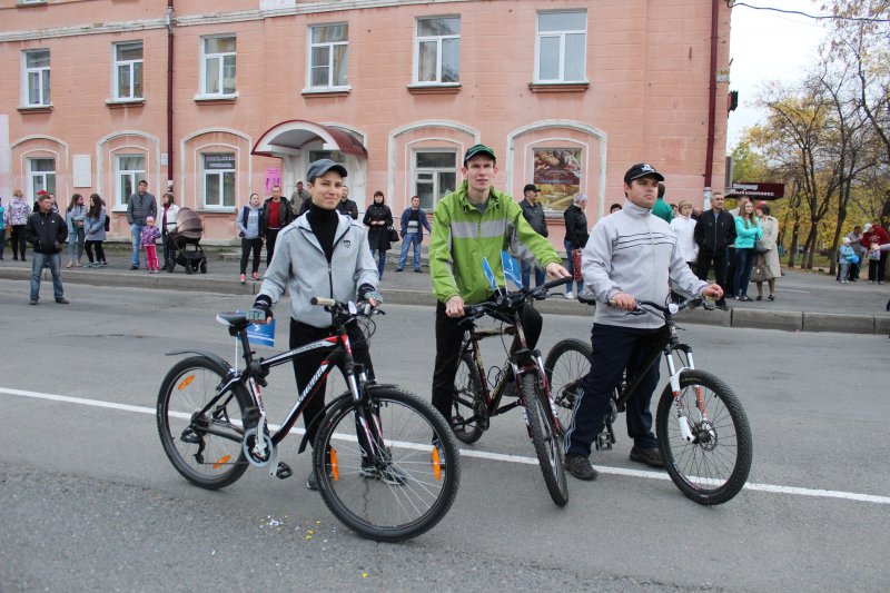 Фото к «Атомный велопробег-2015»: всероссийская эстафета к юбилею атомной отрасли